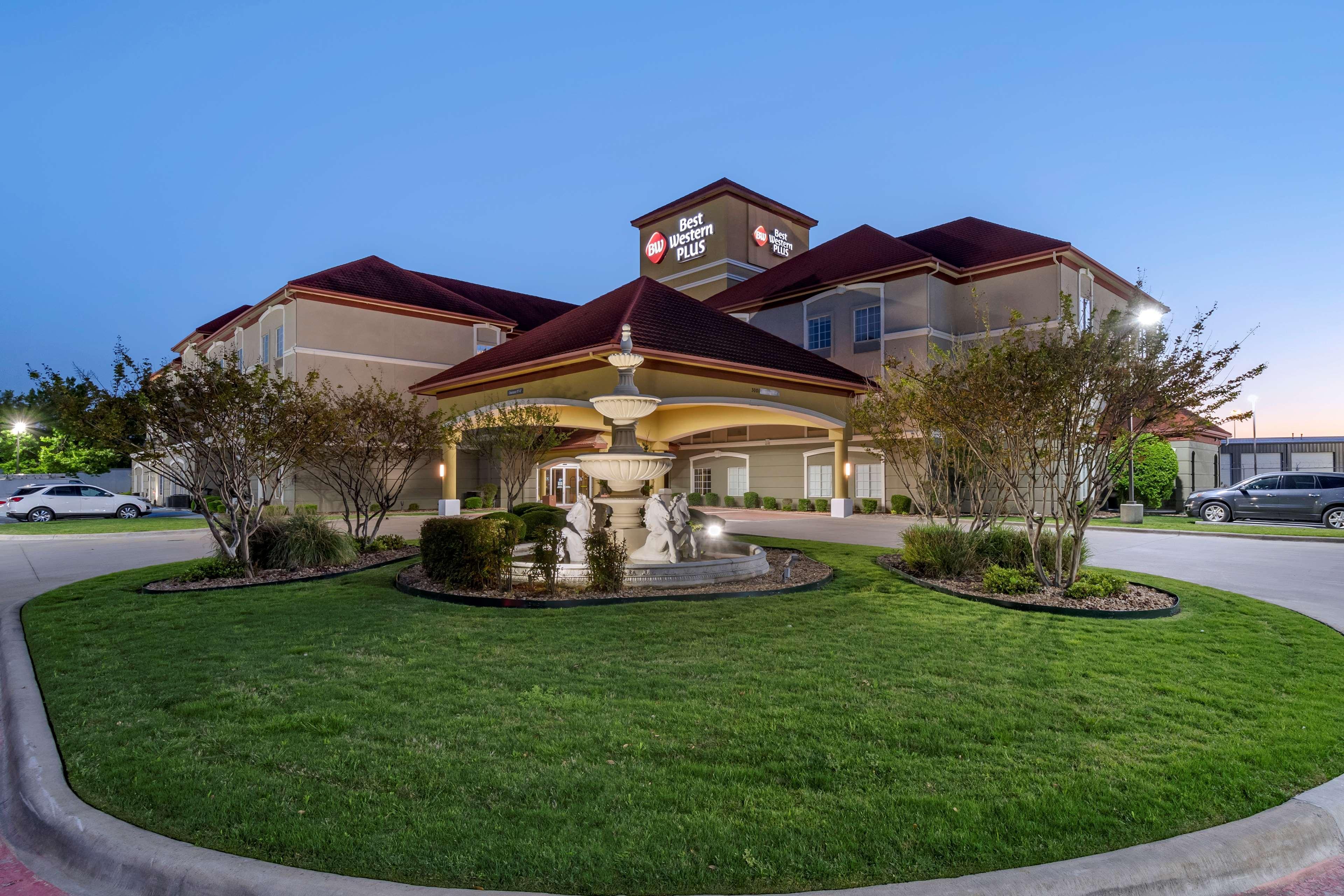 Best Western Plus Monica Royale Inn & Suites Greenville Exterior foto